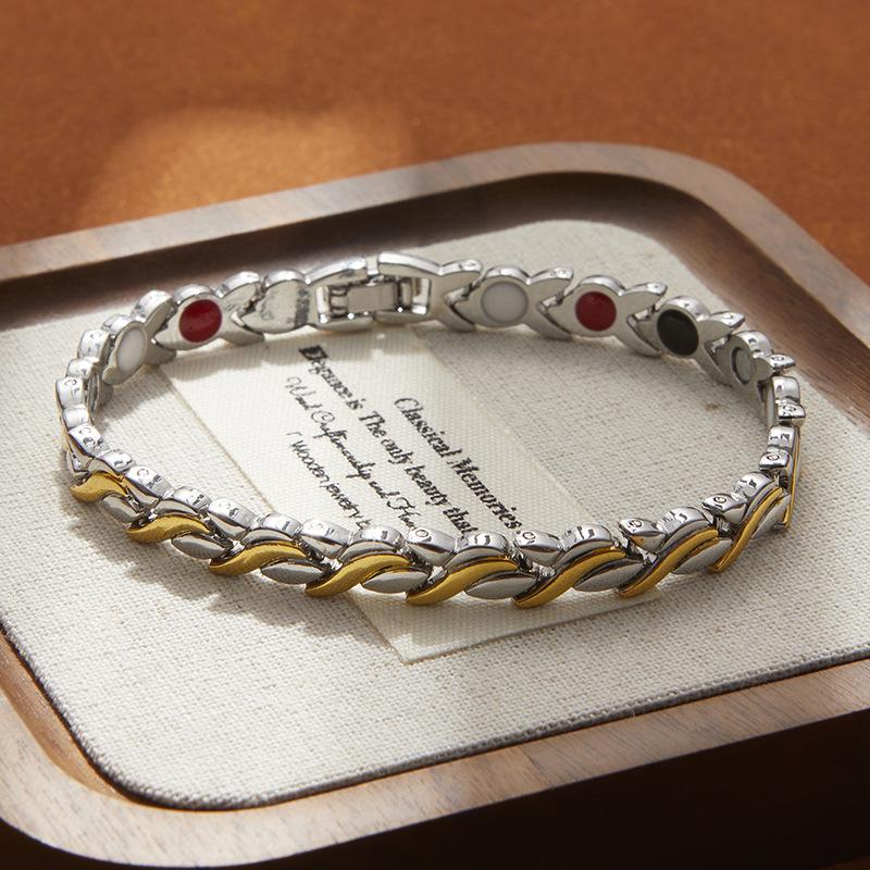 Adjustable Magnetic Rhinestone Bracelet: Trendy, Colorful, Detachable Fashion Accessory.