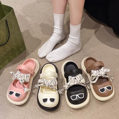 Туфли с отверстиями женские носят новая мода два способа носить крутые тапочки на толстой подошве нескользящие повседневные пляжная сумка