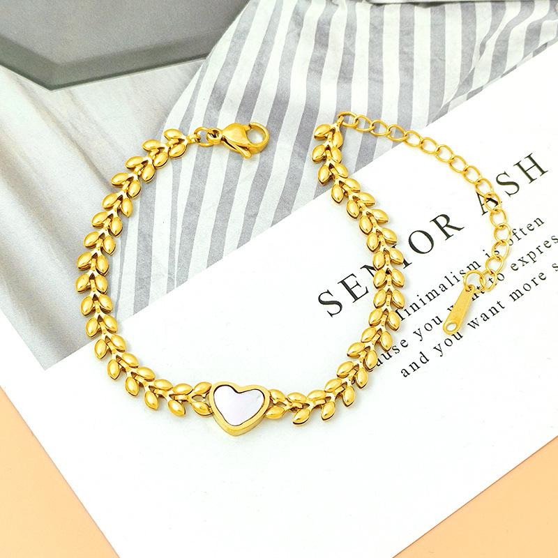 Original Design Exquisite Heart-Shaped White Mother-of-Pearl Bracelet, Double-Sided Wearable, 18K Gold Plated Titanium Steel for Women