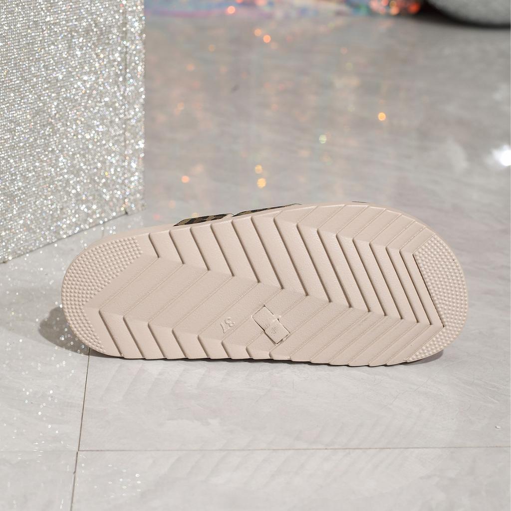 Носите однопедальные тапочки вне дома, леопардовые шлепанцы с перекрещенными ремешками из ткани, удобные и простые двухслойные тапочки цвета слоновой кости