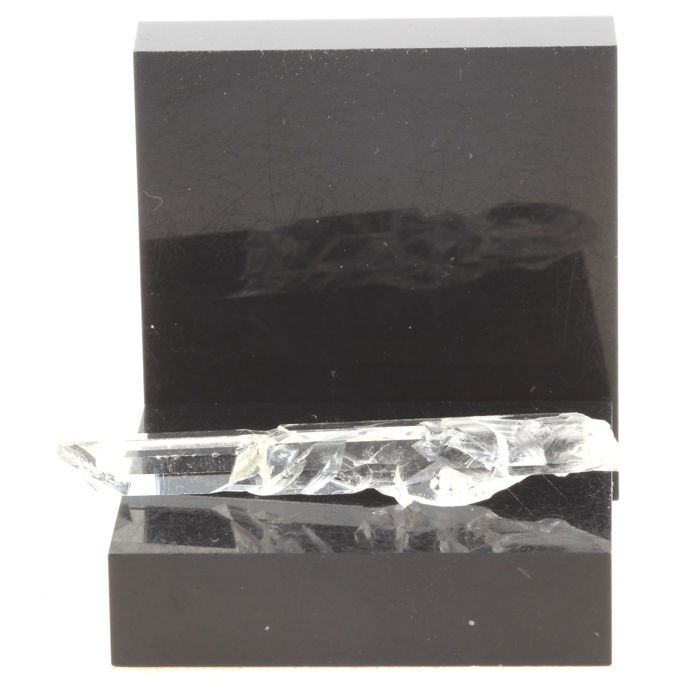 Pierres et Minéraux. Quartz. 13.60 ct. La Gardette Mine, Bourg d'Oisans, Isère, France.