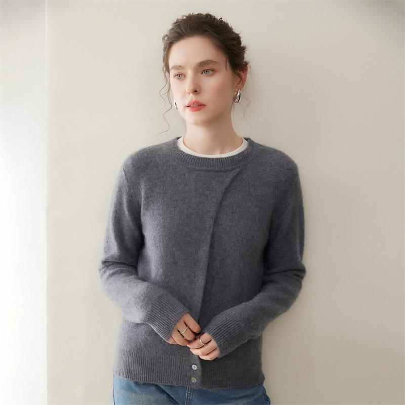 New Women's Cashmere Knit Sweater: Solid Color, Loose Fit, Slimming Round Neck - Perfect for Winter Base Layer