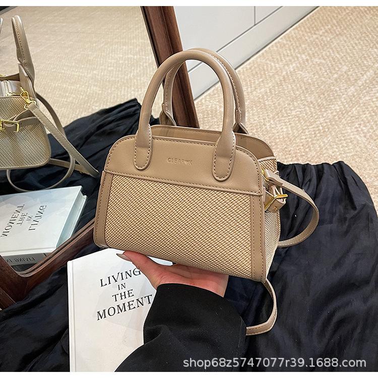 Корейская повседневная женская сумка 2025 новая модная с иностранным темпераментом сумка через плечо с лоскутным нишевым дизайном сумка-седло