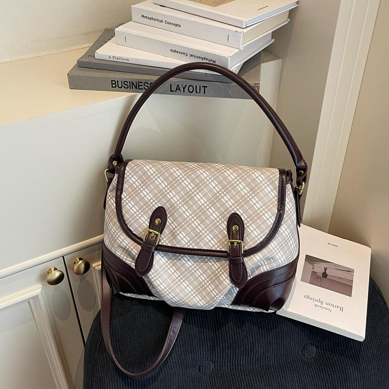 Простая сумка-тоут нишевая мода портативная на плечо для поездок большая вместимость новая сумка через плечо сумка-тоут