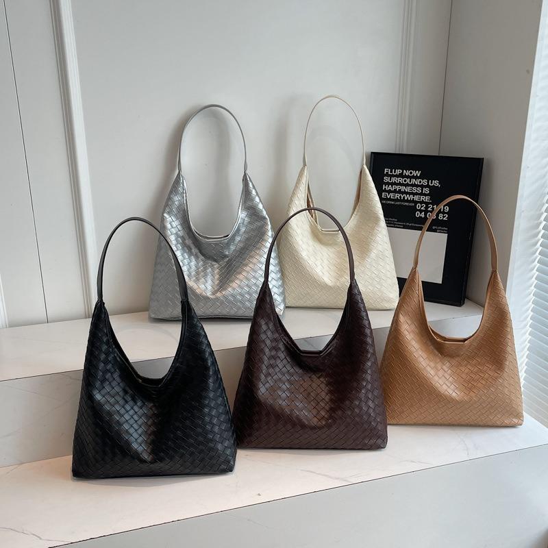 Новая модная нишевая популярная однотонная плетеная сумка-тоут универсальная на плечо женская сумка