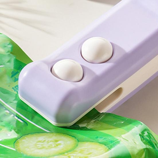 Mini Sealing Machine for Plastic Bags Handheld Heat Sealer Machine USB Charging Portable Bags Sealer for Snacks Fruit Spices