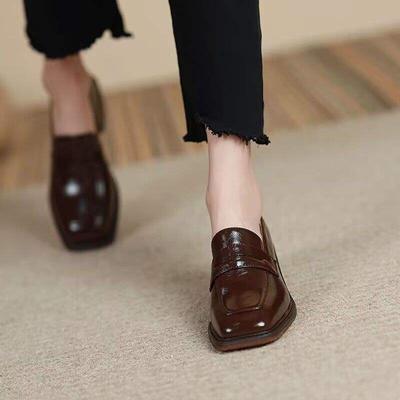 Гигантские Мягкие~ Лоферы с квадратным носком и толстым каблуком Женские Британские Ретро Маленькие Кожаные Туфли 2025 Весна и Осень Новые Туфли на среднем каблуке