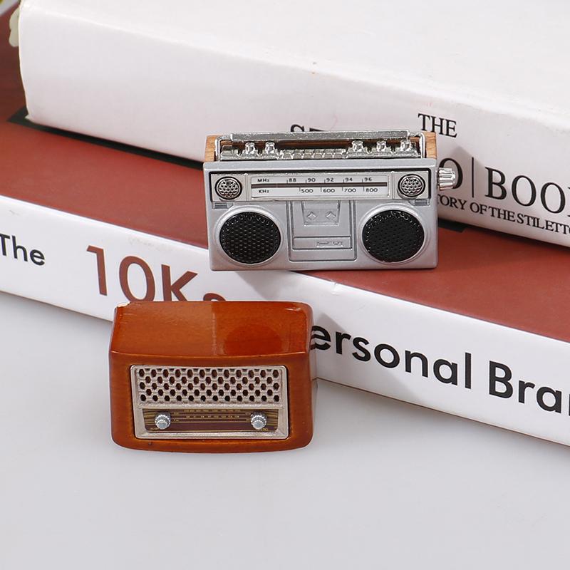 1: 12 Dollhouse Home Accessories Pocket Simulation Mini Retro Radio