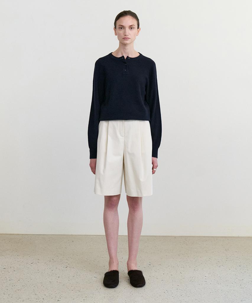 STEP AROUND Front Tuck Bermuda Cotton Pants_Cream