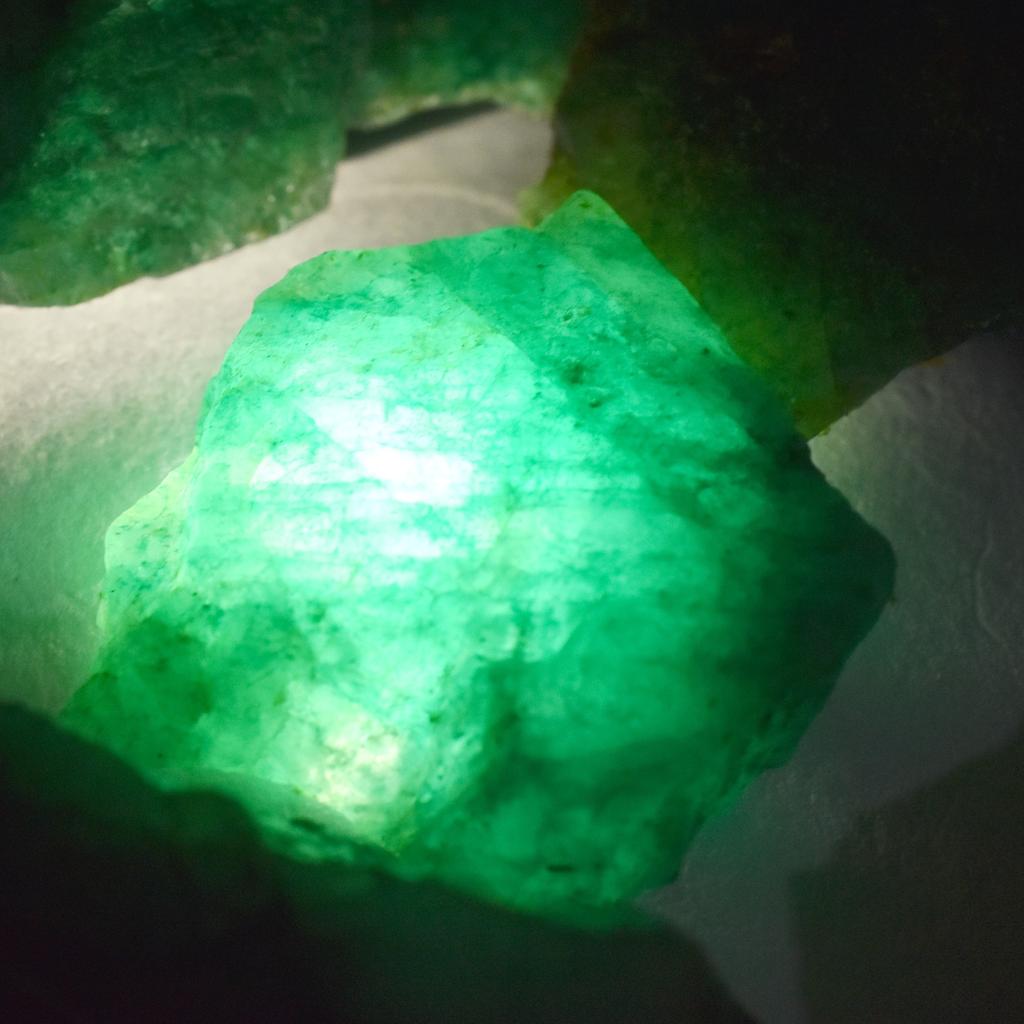 CERTIFIED Natural Green Emerald Raw Rough Lot 600 Ct Earth Mined Loose Gemstone