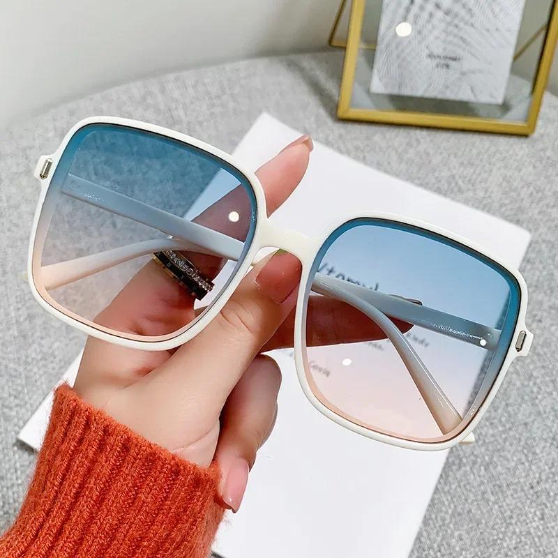 New  Square Sunglasses With Gradient Color Sunglasses Women'S Trend Uv Resistant Retro Oversized Eyeglasses Fashion Eyewear