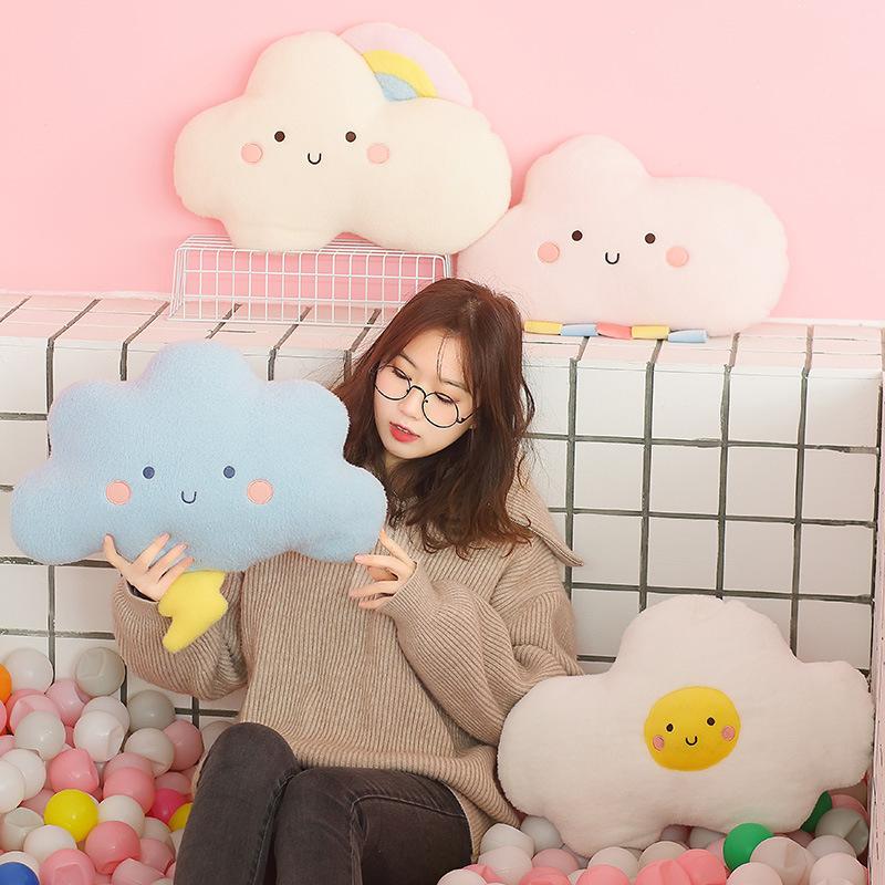 Подушка INS Girl Heart Подушка Girl Cute Cloud Tatami для гостиной с диваном и окном в эркере