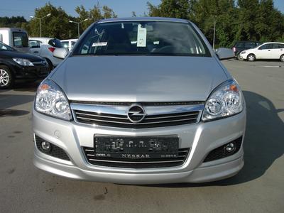 Передняя нижняя юбка Sedan (под покраску) для Opel Astra H 2004-2013 гг