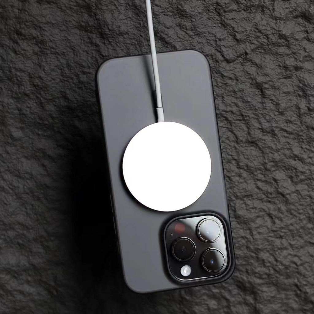 Ультратонкий матовый магнитный чехол для iPhone 17 - Полупрозрачный, Защита от отпечатков пальцев, Жесткий корпус