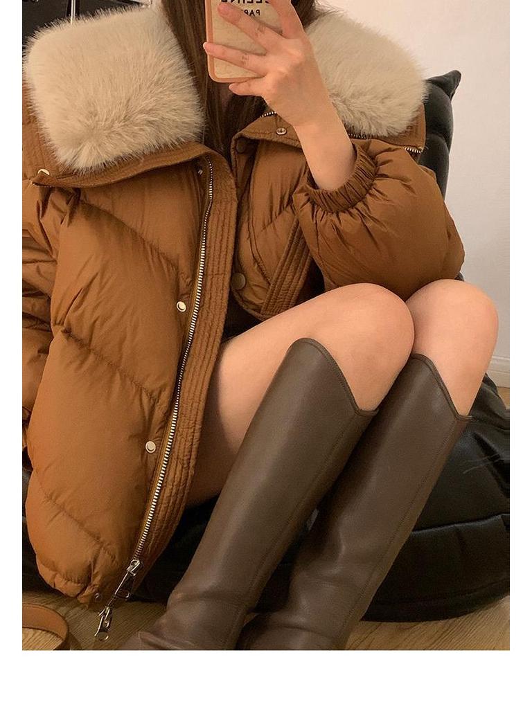 Женская теплая куртка с хлопковой набивкой и меховым воротником цвета хаки/черная - Маленькое зимнее пальто