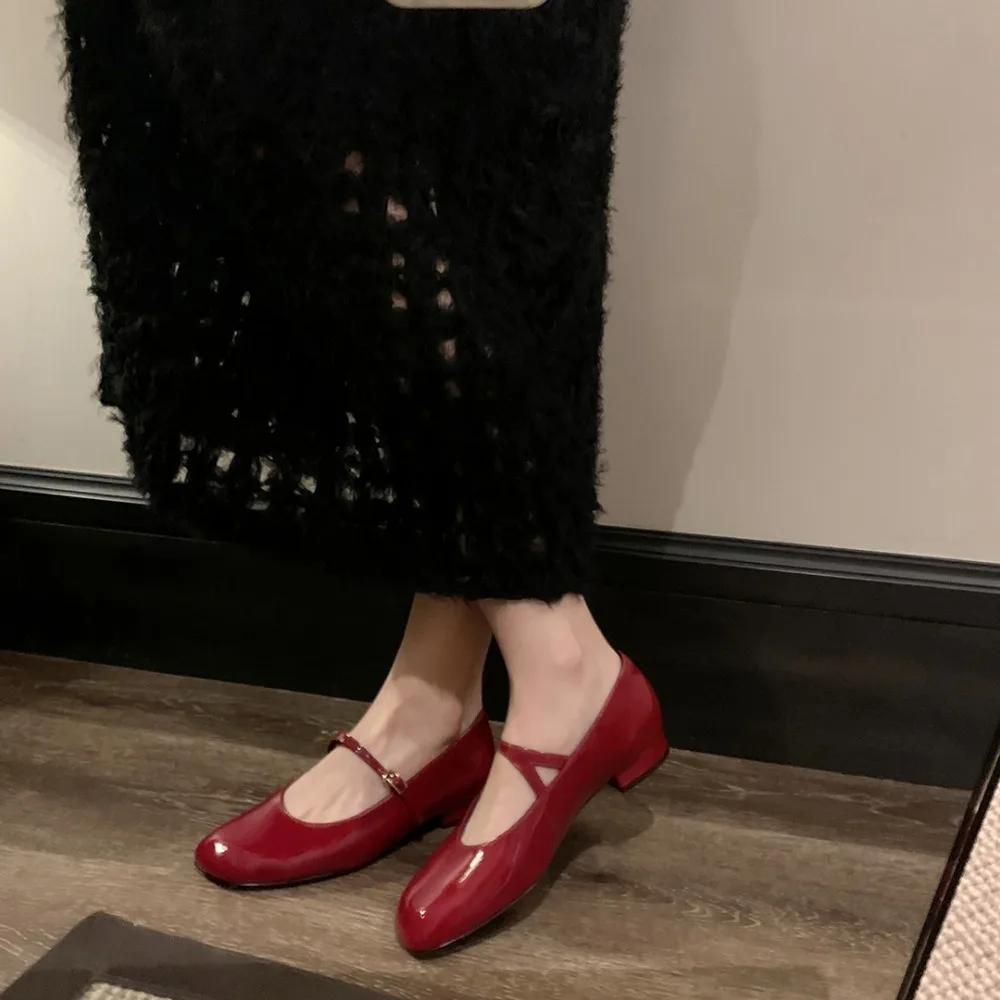 Retro Women's Shoes Fashion New Buckle Shallow Round Toe Mary Jane Shoes for Women Low (1cm-3cm) Buckle Strap Flats Solid Heels