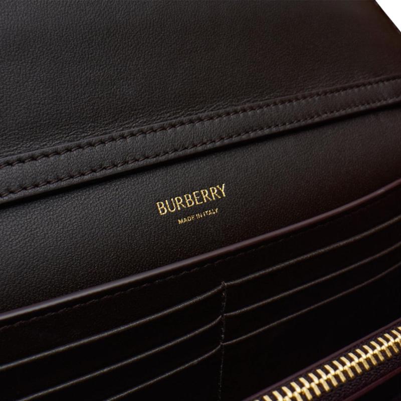 Burberry Vintage Check Equestrian Logo on Chain, Luxury Leather Trim Gold-Tone Hardware Crossbody Handbag for Women, Daily & Evening Use 81122741
