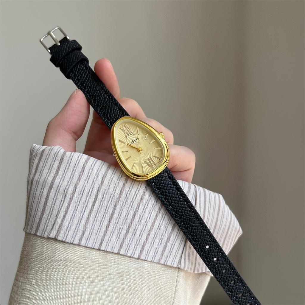 Модный бренд Женские часы Голова змеи Женские кварцевые часы Роскошный подарок Дамские наручные часы с красным кожаным ремешком Прямая поставка Часы