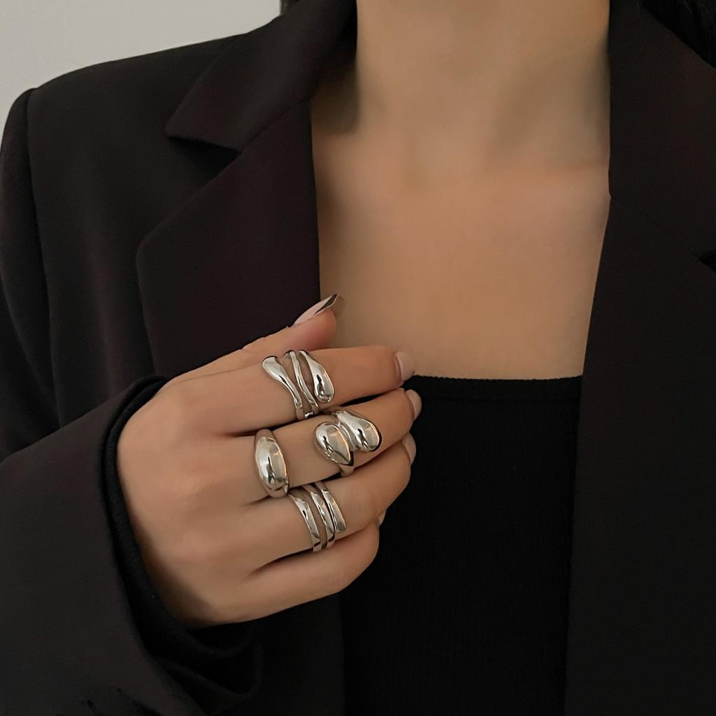 Cold Autumn and Winter Temperament Geometric Splicing Open Bracelet, Design Sense Corrugated Smooth Metal Wind Bracelet Women