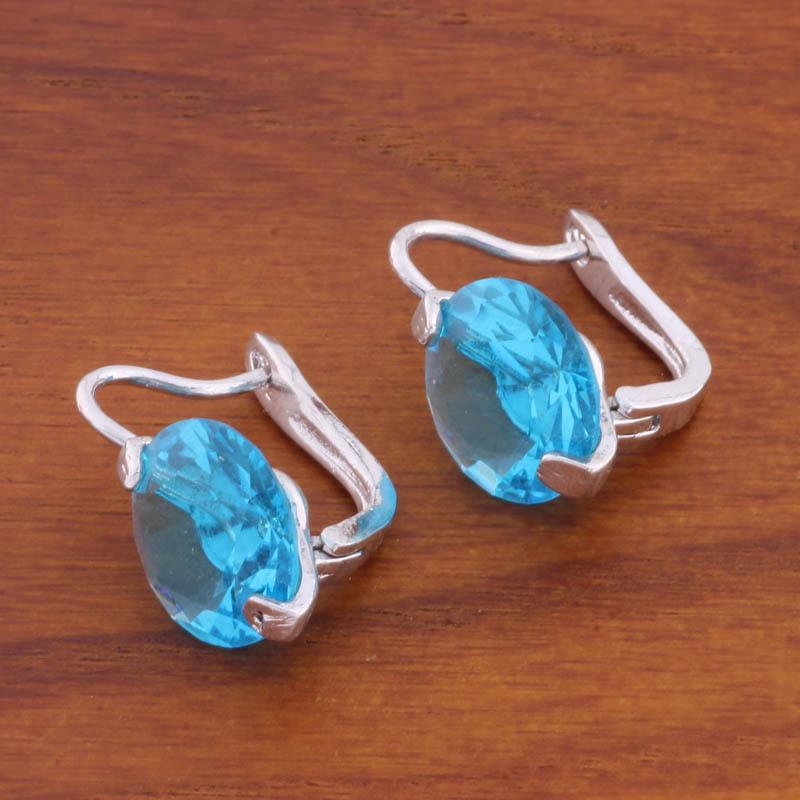 Простые и элегантные круглые серьги с розовым цирконом и застежкой-левербек