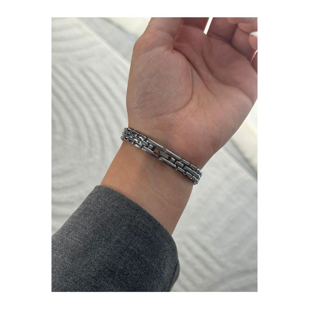 Cecilia Special Vintage Series Thin Strap Women's Wristwatch Silver Color