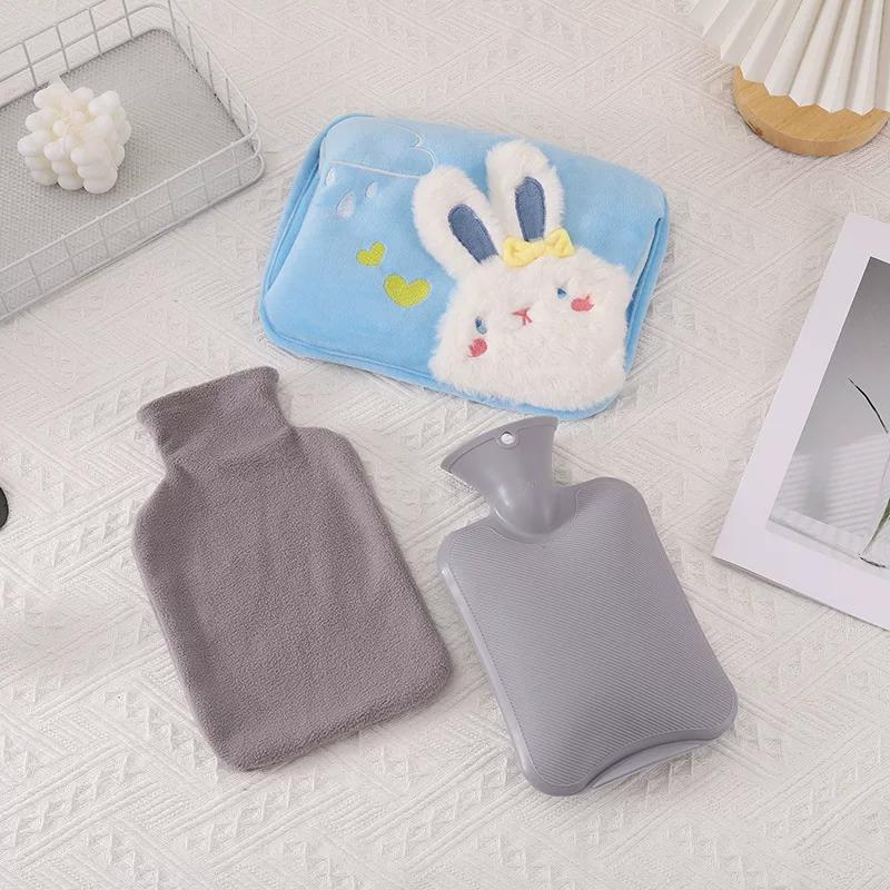 Water-Filled Hot Water Bottle, Toy Cloth Cover with Insertable Hand Pockets, Portable Water-Filling Set of Three Large-Sized Hot Compresses for