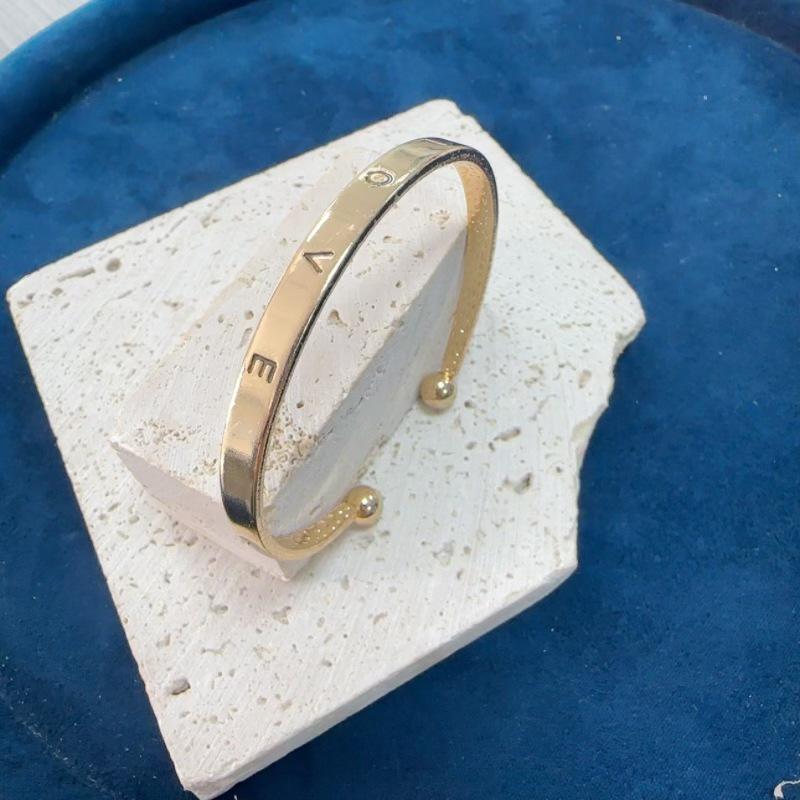 Минималистский браслет Love в форме буквы C: Универсальный дизайн английских букв для женщин