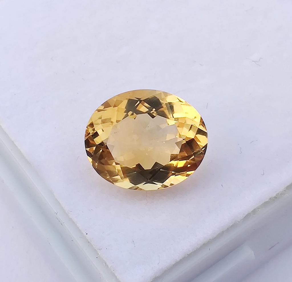 Овальная огранка, размер 11x9x6 мм, чистый натуральный цитрин, драгоценный камень россыпью, 3,40 карата.