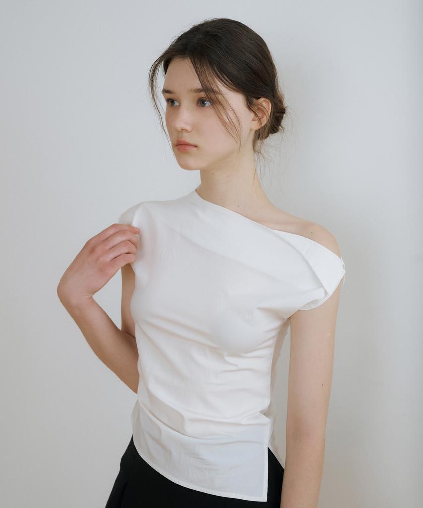 REORG Ce One Shoulder Blouse White