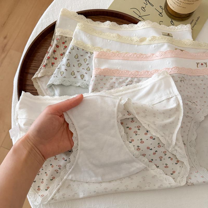 Cute Lolita Antibacterial Mid-Waist Polka Dot Triangle Briefs