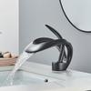 Роскошный белый смеситель для раковины в ванной, черный смеситель для раковины с водопадом, латунный смеситель для раковины с горячей и холодной водой