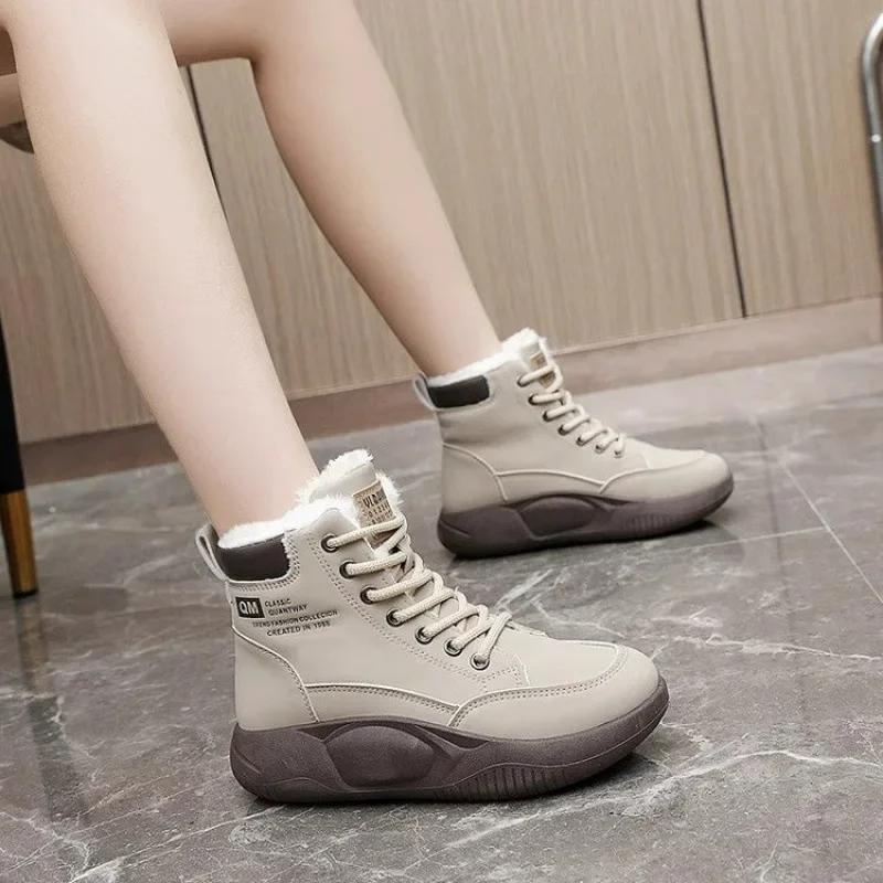 Женские хлопковые ботинки, зимние новые высокие женские плюшевые теплые студенческие ботильоны на толстой подошве со шнуровкой, увеличивающие рост