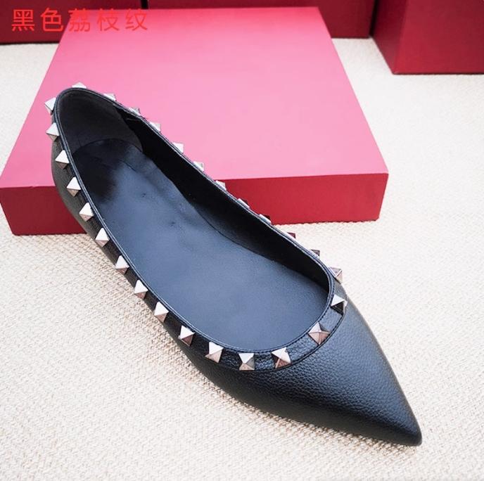 Fashion Small Size 31 32 33 Flat Shoes for Women Spring and Autumn Rivet Pointed Flat Shoes Shallow Large Size Shoes for Women 44 45