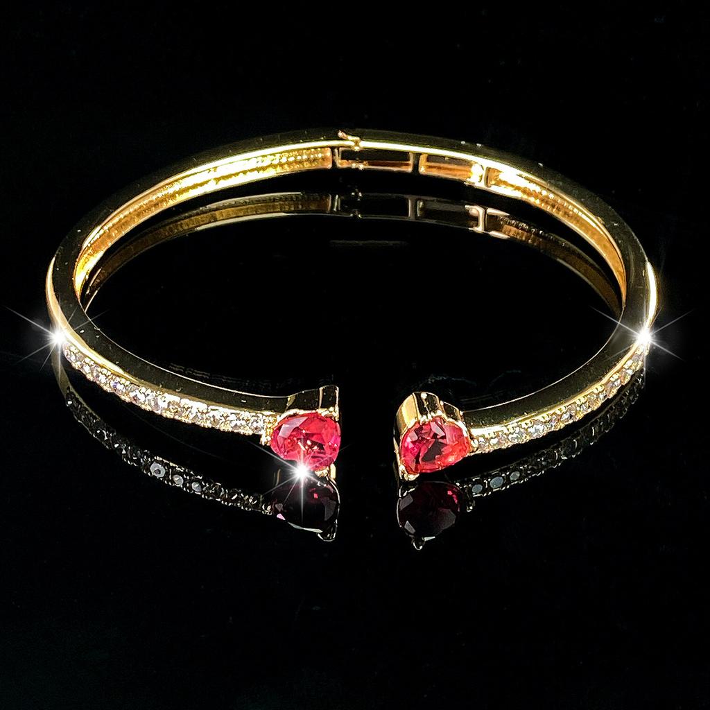 Fashionable, Light and Luxurious Stone-studded Simple and Versatile Heart-shaped Bracelet for Women