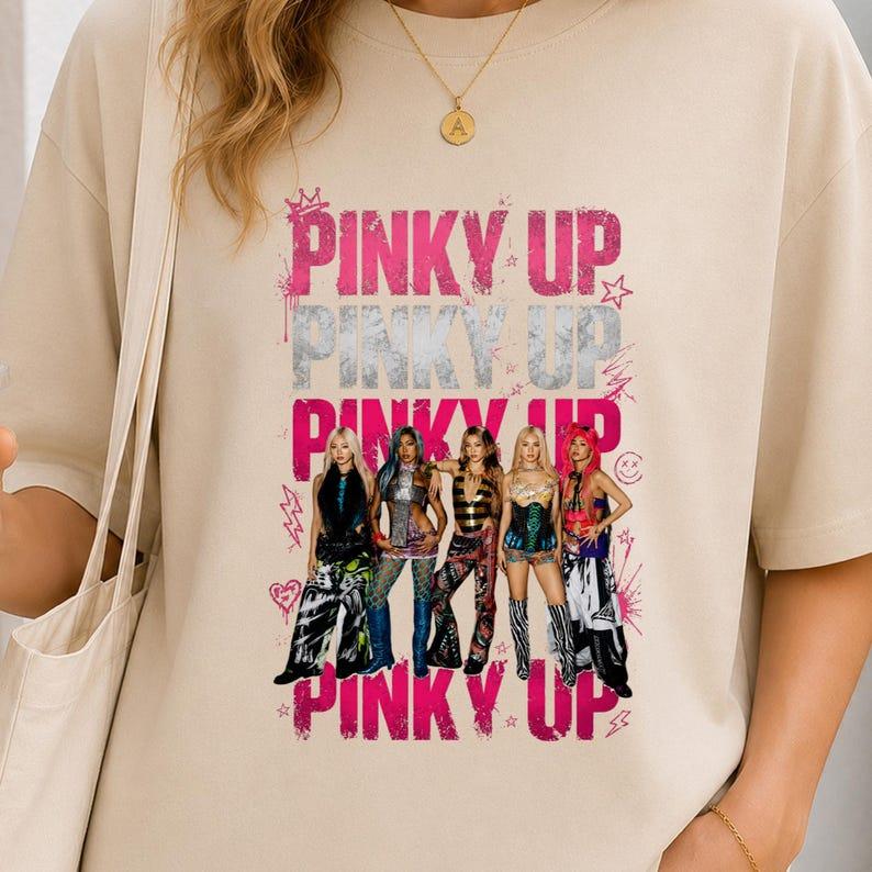 2026 Katseye Pinky Up T-Shirt Y2K Hip Hop Streetwear Gothic Cotton Oversized T-shirt Y2K Print Crew Neck Casual T Shirt