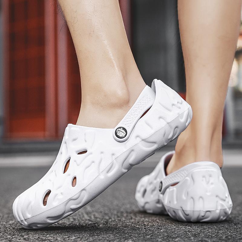 Men's Sandals 2024 New Summer EVA Breathable Slippers Thickened Garden Shoes Men's Outdoor Sandals Men Summer Sandals Classics