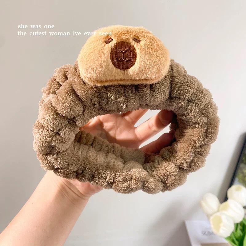 Мягкая повязка на голову Capybara Girl для мытья лица
