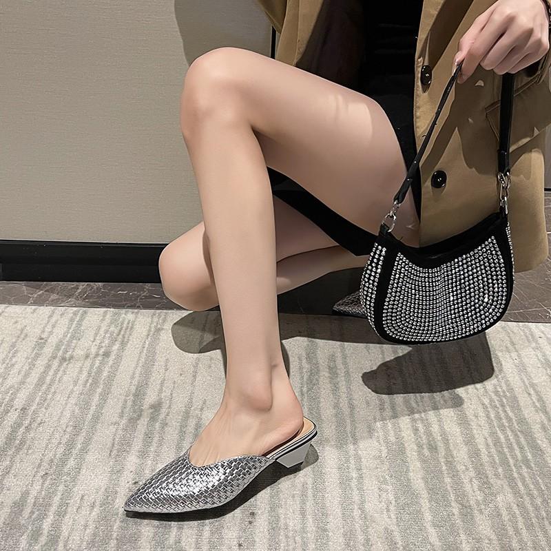 Женские тапочки Baotou, летняя пляжная обувь для женщин, с острым носком и плоской подошвой, женские сандалии, тапочки