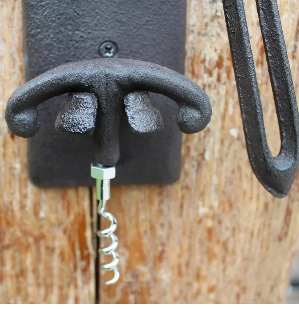 European Style Cast Iron Vintage Red Wine Bottle Opener Bar Club Courtyard Home Wall Decoration