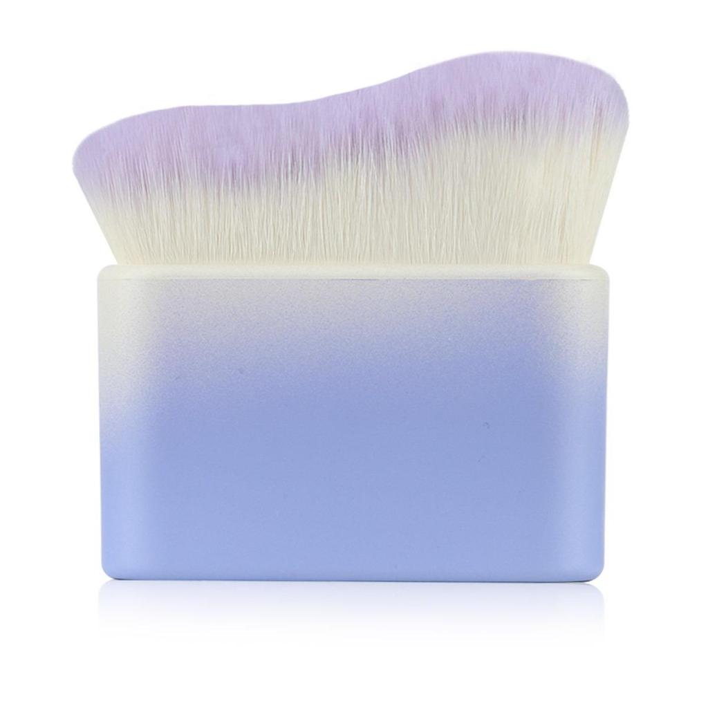 Кисть для макияжа с мягкой щетиной без разводов для контуринга и тональной основы