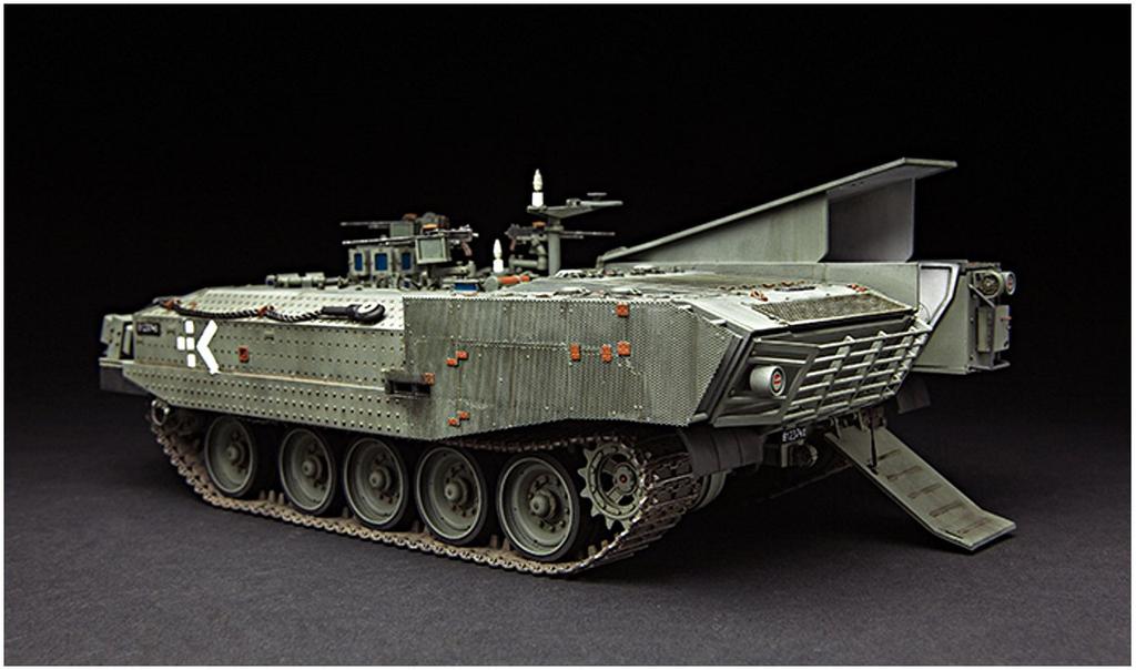 MENG Масштабная модель Тяжёлая бронированная транспортная машина израильской армии Ахзарит Поздняя модель Пластиковая модель MSS008 1/35