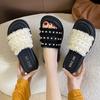 French Small Fragrant Slippers Women's Summer Wear 2025 New Internet Celebrity Fashion Pearl Tassel Thick Bottom Beach Cool Slippers
