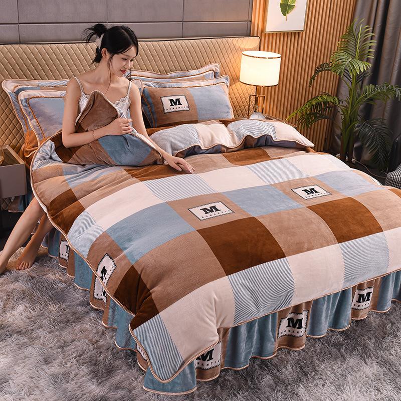 Thickened Milk Velvet Four-piece Set, Flannel Sheets and Quilt Cover, Coral Velvet Three-piece Bedding Set