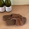 Версия из овчины~ ретро нишевые ленивые шлепанцы на плоской подошве с одним ремешком для женщин, для ношения летом 2025 года, новые шлепанцы с открытым носком, прохладные