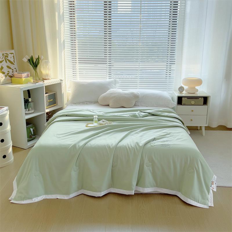 New Class a Soybean Fiber Summer Quilt Washable Air Conditioning Quilt Lightweight Breathable