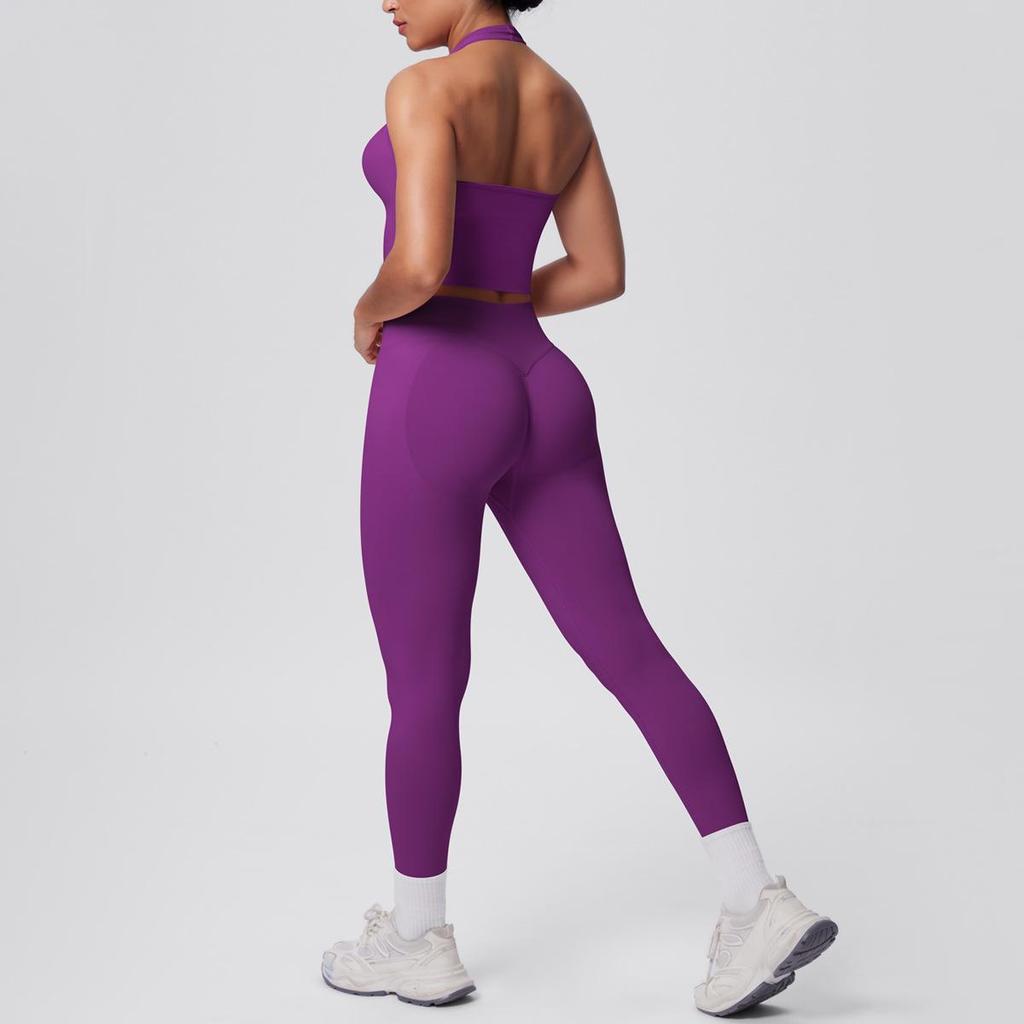 Бесшовный комплект из двух предметов для йоги и фитнеса с halter-топом для женщин