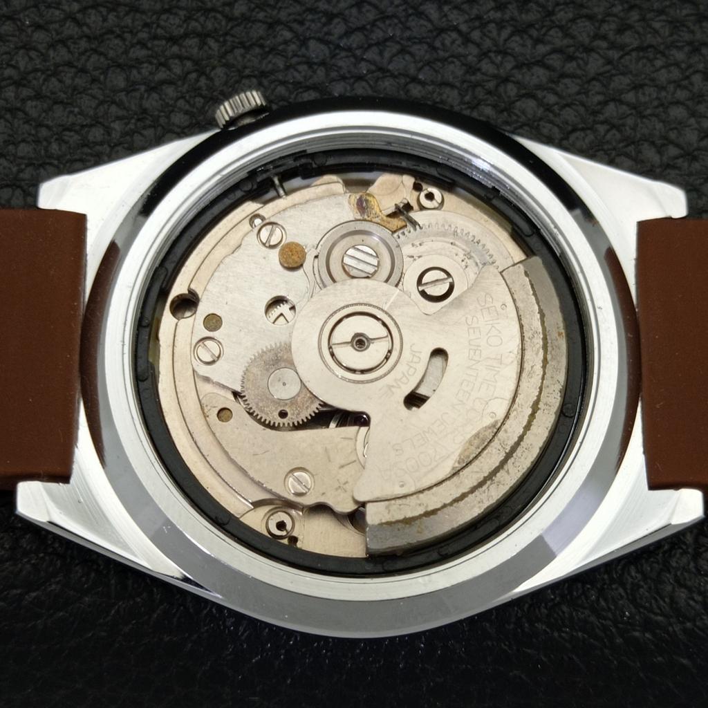 ВОССТАНОВЛЕННЫЕ ВИНТАЖНЫЕ МУЖСКИЕ ЧАСЫ SEIKO 5 AUTOMATIC 7009A JAPAN С КРАСНЫМ ЦИФЕРБЛАТОМ a433563-2 R117-a433563