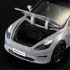 Новая симуляция 1:24 игрушечных модели автомобиля Tesla, литой под давлением металлический сплав, модель транспортного средства со звуком и светом, детская игрушка для мальчиков, модная подарочная коллекция украшений
