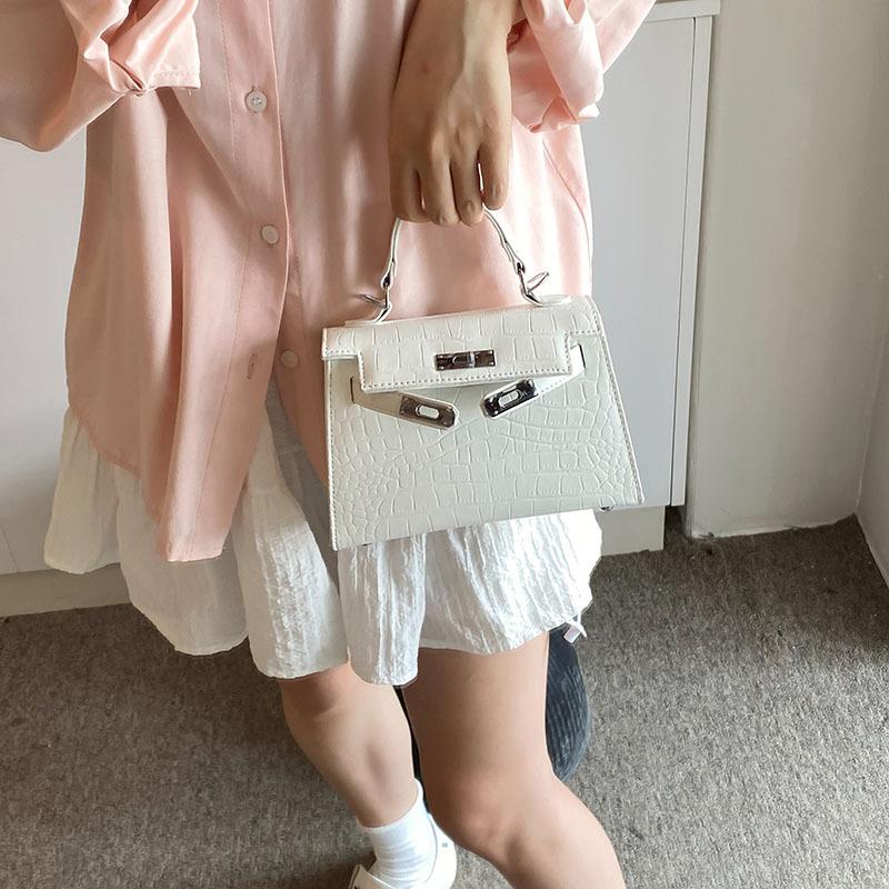 Женская сумка 2025 новая сумка женская осенне-зимняя модная универсальная сумка-мессенджер с крокодиловым узором портативная маленькая квадратная сумка