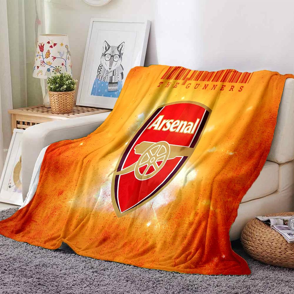 Arsenal Football Club Crest Flannel Blanket, Soft Polyester, Modern Design, All-Season for Camping, Travel, Gifts for holidays or birthdays